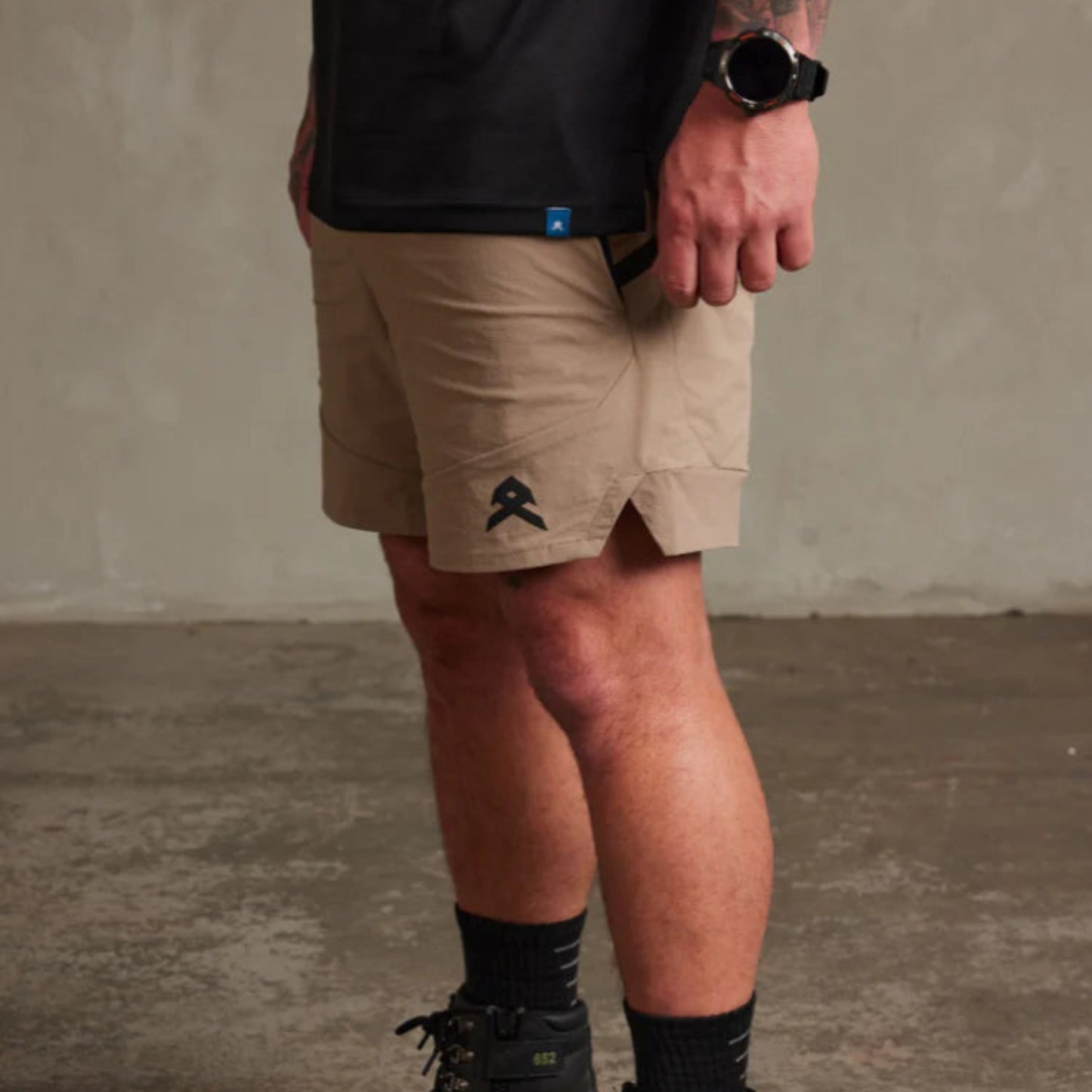 ANTHEM AGILITY SHORTS - KHAKI