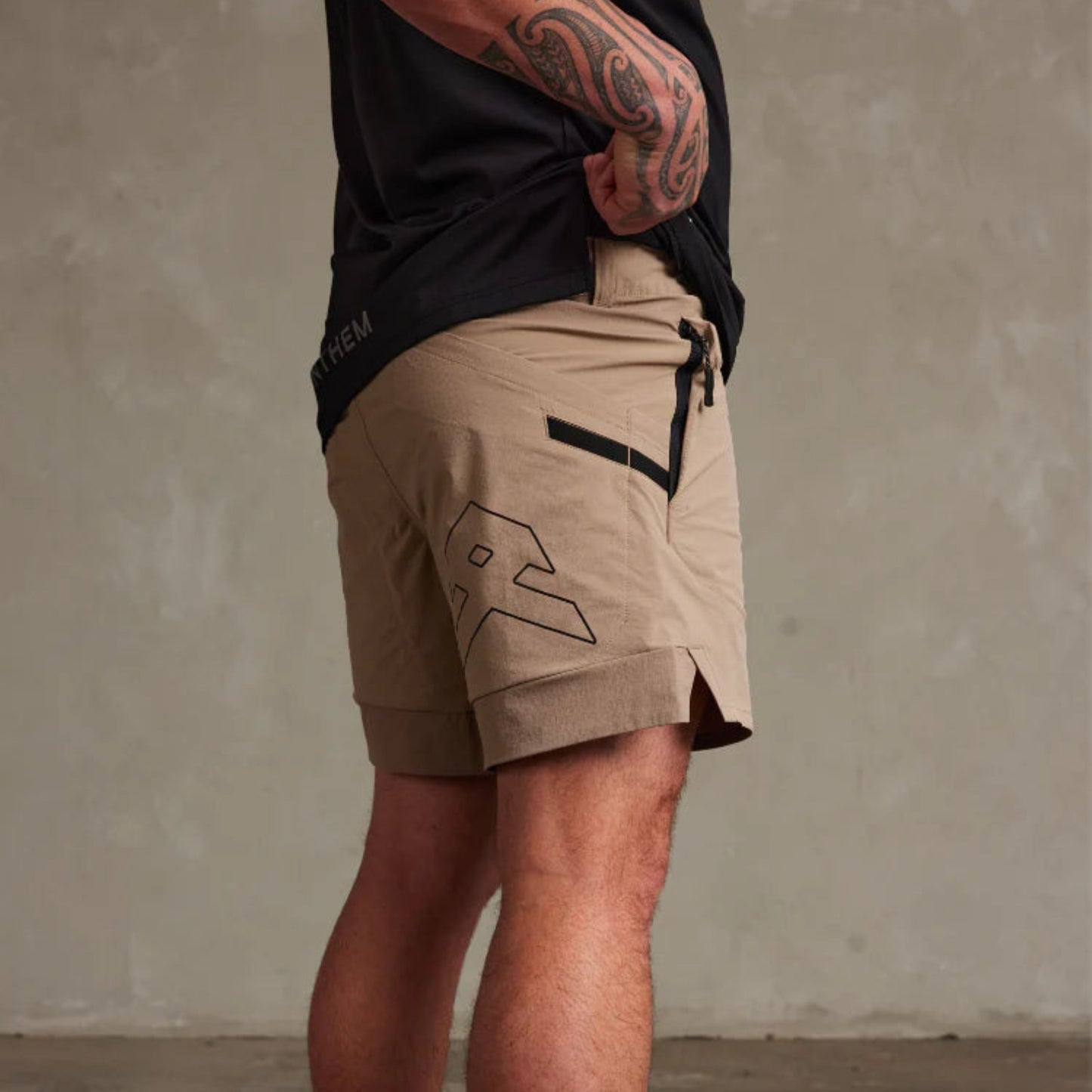 ANTHEM AGILITY SHORTS - KHAKI