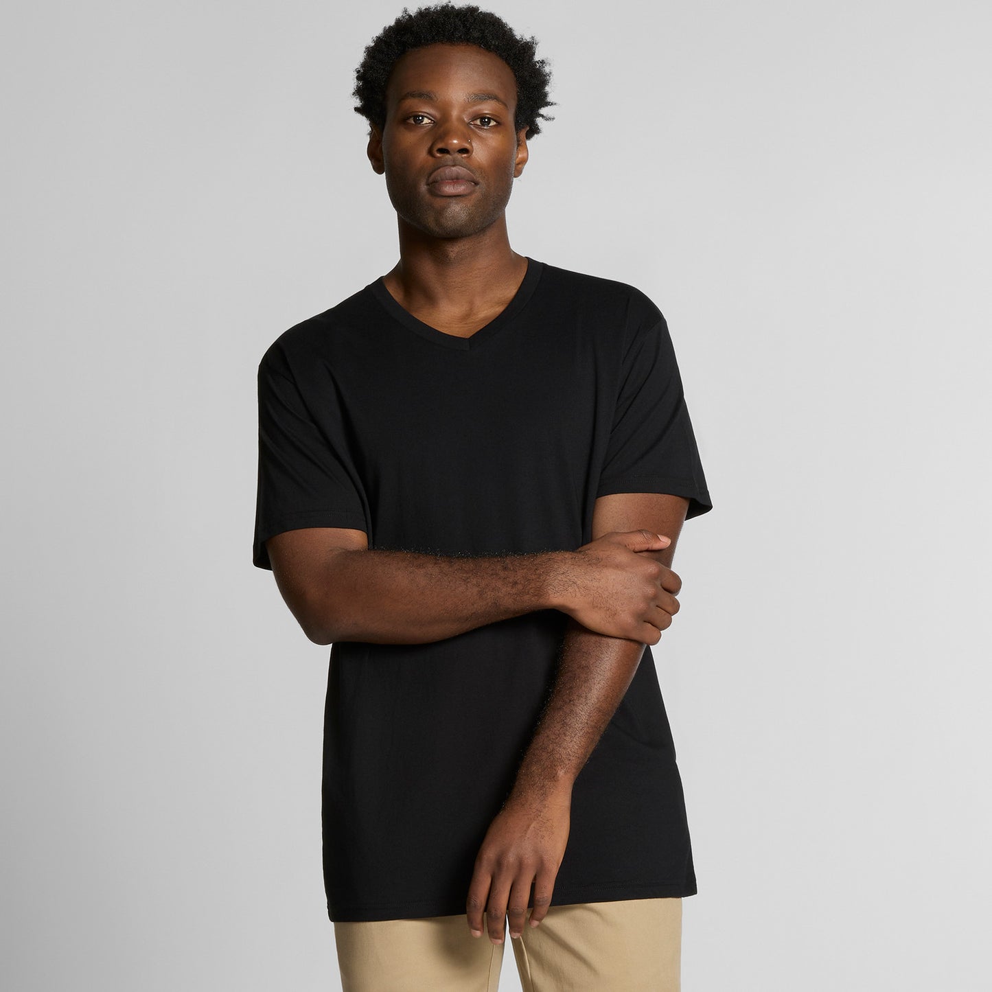 AS COLOUR STAPLE V NECK BLACK