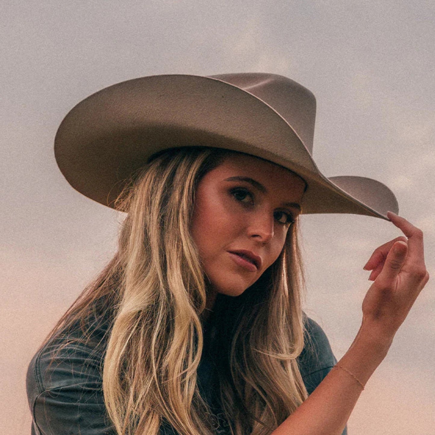 THE CARSON HAT BEIGE