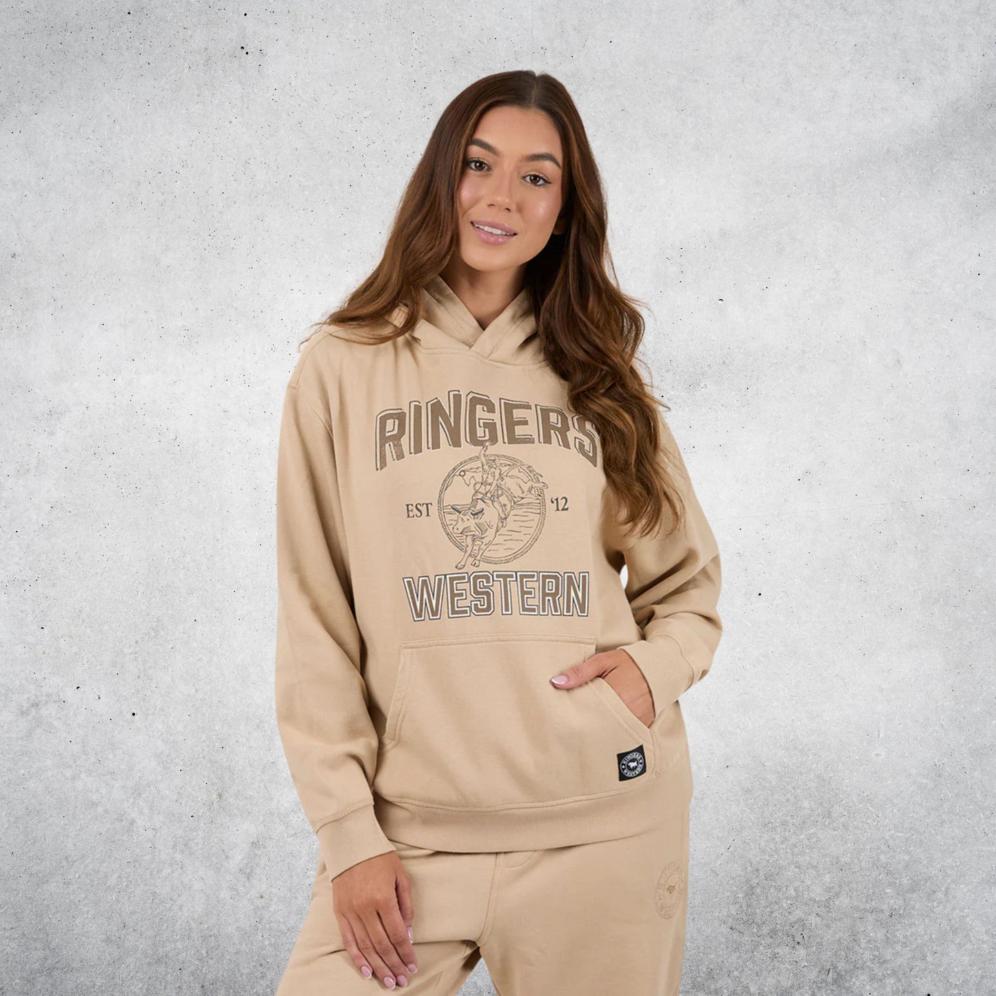 RINGERS WESTERN COLLEGE WOMENS OVERSIZED PULLOVER HOODIE - DARK SAND